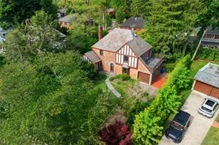 142 Mill Spring Rd, Manhasset, NY 11030 - Photo 2