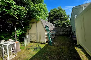 211 Babylon St, Islip Terrace, NY 11752 - Photo 12