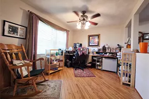 211 Babylon St, Islip Terrace, NY 11752 - Photo 4