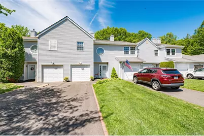 806 Sara Circle, Port Jefferson Station, NY 11776 - Photo 2