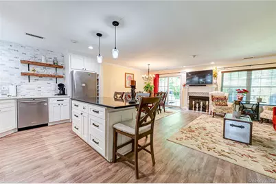 806 Sara Circle, Port Jefferson Station, NY 11776 - Photo 6