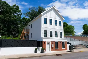 328 Columbia St, Hudson, NY 12534 - Photo 2