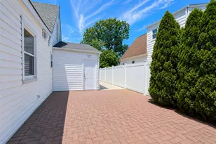 413 Woodfield Rd, West Hempstead, NY 11552 - Photo 2