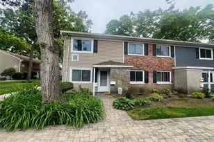 40 W 4th St, Patchogue, NY 11772 - Photo 2
