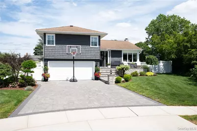 3765 Lynn Lane, Wantagh, NY 11793 - Photo 4