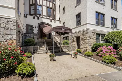 26 Pondfield Road #1D, Bronxville, NY 10708 - Photo 1