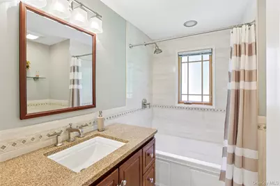 6 Berry Lane, Glen Cove, NY 11542 - Photo 16