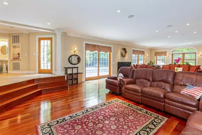 48 River Heights Drive, Smithtown, NY 11787 - Photo 10