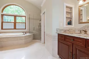 48 River Heights Dr, Smithtown, NY 11787 - Photo 16