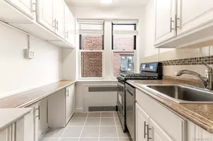 100-10 67th Rd, Forest Hills, NY 11375 - Photo 10