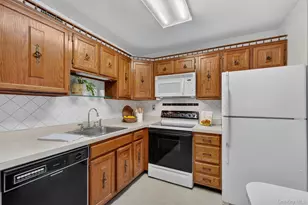 113 Village Rd, Yorktown Heights, NY 10598 - Photo 12