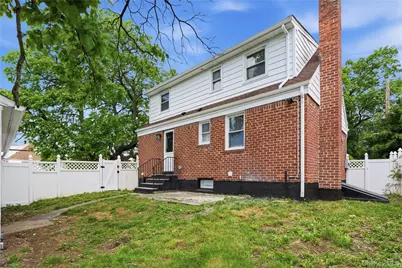 646 Macon Place, Uniondale, NY 11553 - Photo 18