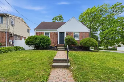 646 Macon Place, Uniondale, NY 11553 - Photo 1