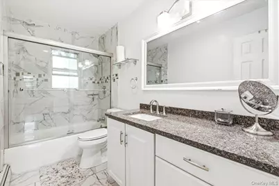 2466 New York New York Avenue, Melville, NY 11747 - Photo 32