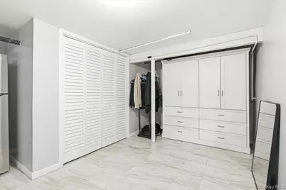 2466 New York New York Avenue, Melville, NY 11747 - Photo 38