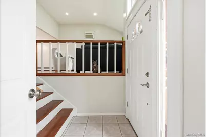 2466 New York New York Avenue, Melville, NY 11747 - Photo 4