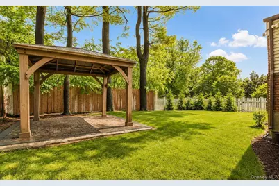 2466 New York New York Avenue, Melville, NY 11747 - Photo 42