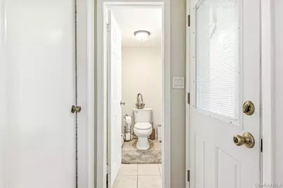 2466 New York New York Avenue, Melville, NY 11747 - Photo 34