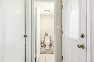 2466 New York New York Ave, Melville, NY 11747 - Photo 34