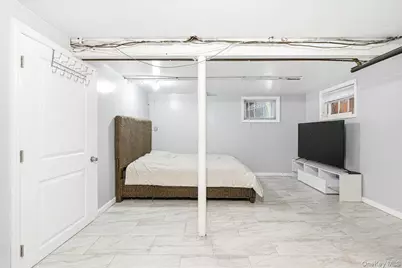 2466 New York New York Avenue, Melville, NY 11747 - Photo 36