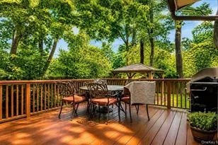 2466 New York New York Ave, Melville, NY 11747 - Photo 20