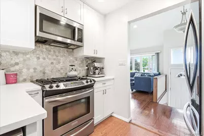 2466 New York New York Avenue, Melville, NY 11747 - Photo 16