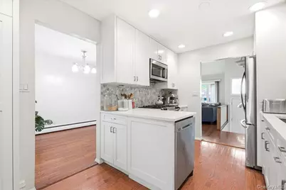2466 New York New York Avenue, Melville, NY 11747 - Photo 14