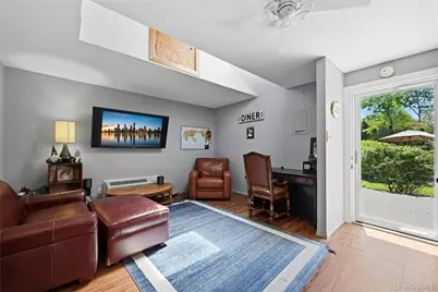 17 Pauchogue Avenue, East Islip, NY 11730 - Photo 26