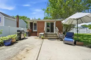 17 Pauchogue Ave, East Islip, NY 11730 - Photo 24