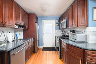 11 Adelphi Rd, Hicksville, NY 11801 - Photo 4