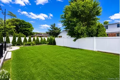 140 Euclid Avenue, Massapequa, NY 11758 - Photo 30