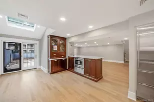 298 Vista Dr, Jericho, NY 11753 - Photo 10