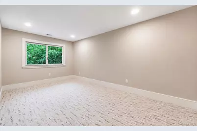 298 Vista Drive, Jericho, NY 11753 - Photo 24