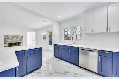 8 Grand Canyon Lane, Coram, NY 11727 - Photo 10