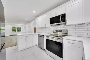 5 Radford Rd, Lake Grove, NY 11755 - Photo 10