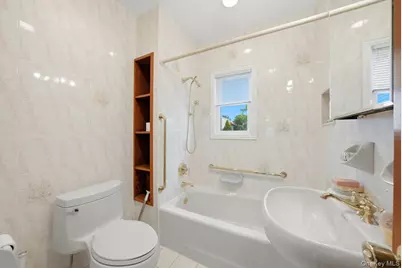 96 Wakefield Avenue, Yonkers, NY 10704 - Photo 20