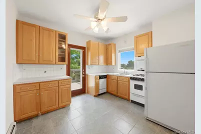 96 Wakefield Avenue, Yonkers, NY 10704 - Photo 16