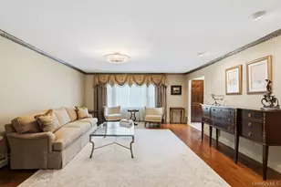 119 Plainview Rd, Woodbury, NY 11797 - Photo 12