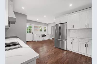 45 Edgewood Road, Rockville Centre, NY 11570 - Photo 2