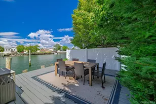 400 Roosevelt Ave, Freeport, NY 11520 - Photo 6