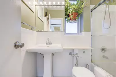 83-33 Austin Street #6C, Kew Gardens, NY 11415 - Photo 12