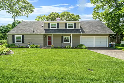 14 Lehigh Lane, Farmingville, NY 11738 - Photo 4