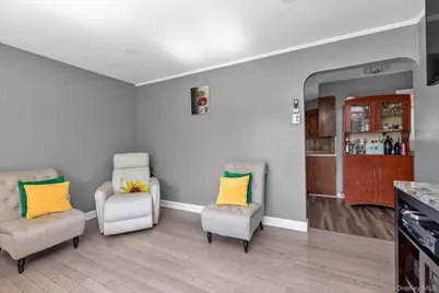 34 Newburgh Street, Elmont, NY 11003 - Photo 4