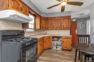 34 Newburgh St, Elmont, NY 11003 - Photo 6