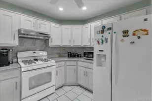 35 Lakebridge Dr S, Kings Park, NY 11754 - Photo 8