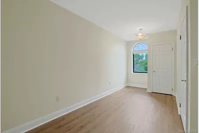 100 Chateau Lane #8, Hawthorne, NY 10532 - Photo 18