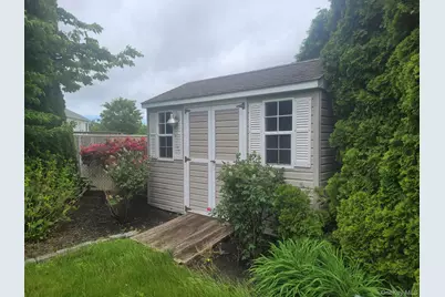 312 Riley Avenue, Calverton, NY 11933 - Photo 24