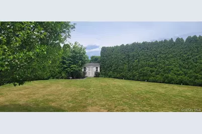 312 Riley Avenue, Calverton, NY 11933 - Photo 26