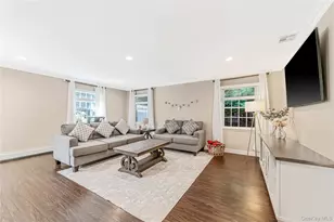 80 Sycamore Cir, Stony Brook, NY 11790 - Photo 4