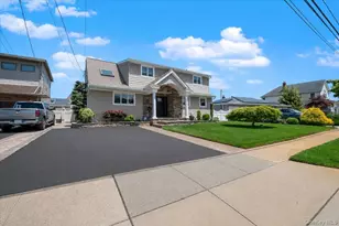 41 Jefferson Pl, Massapequa, NY 11758 - Photo 2
